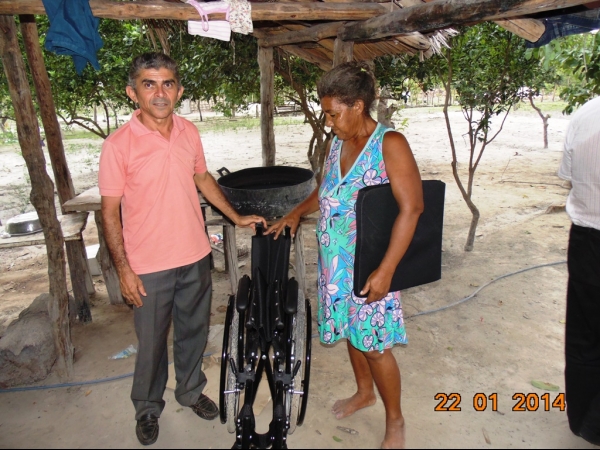 Prefeito Zé Resende entrega cadeiras de rodas em comunidades da zona rural - Imagem 5
