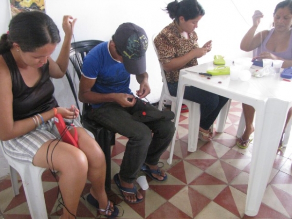 Prefeitura de Miguel Alves oferecer Curso de Customização de sandália - Imagem 9