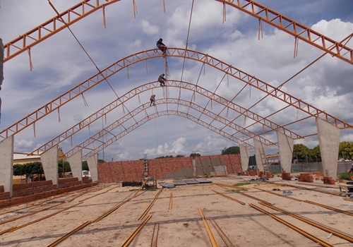 Avança as obras da quadra poliesportiva da Escola Genésio Moreira - Imagem 2