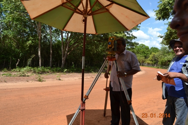 Técnicos começam a fazer a topografia da PI 331 para iniciar obra de asfaltamento - Imagem 1