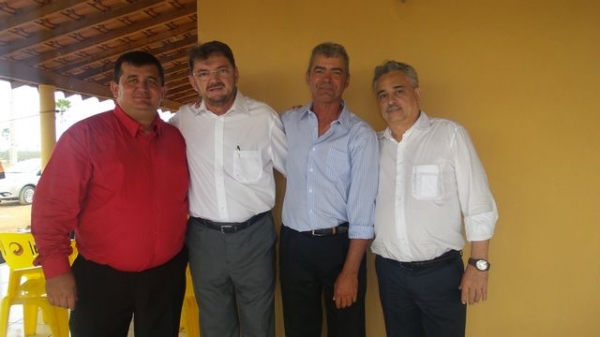 Prefeito Zé Sena participa das comemorações pelo Dia do Piauí em Piracuruca com Governador Wilson Martins - Imagem 5