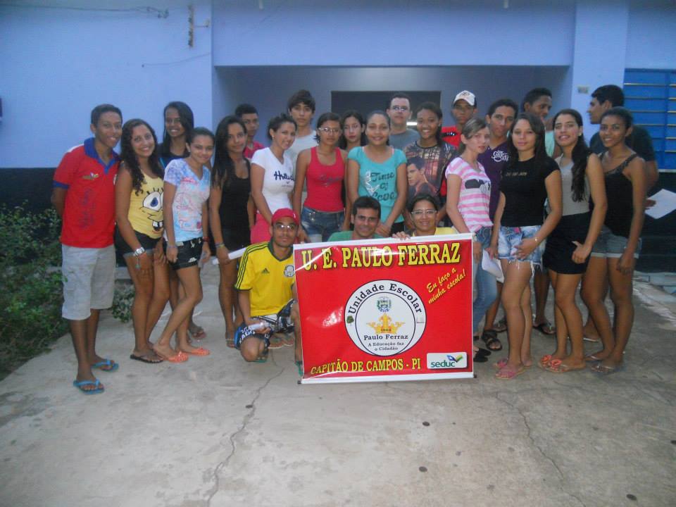 U.E. Paulo Ferraz mais uma vez se destaca com resultados positivos em aprovações.
