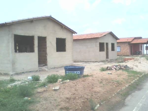 Vereador denuncia morosidade na execução de projeto de casas em Caraúbas - Imagem 5