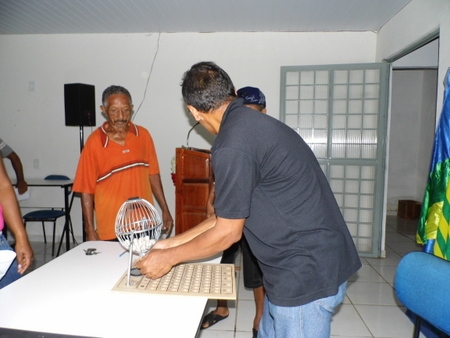 Beneficiários inscritos no PNHU, participam do sorteio de suas unidades habitacionais - Imagem 2