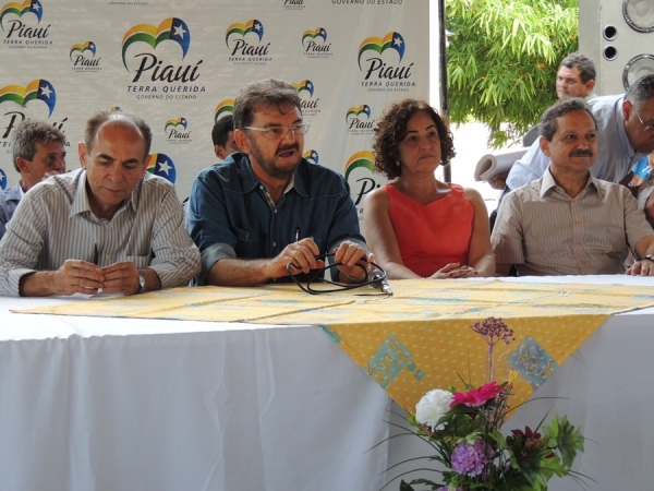 Governador Wilson Martins inaugura pavimentação asfaltica - Imagem 14