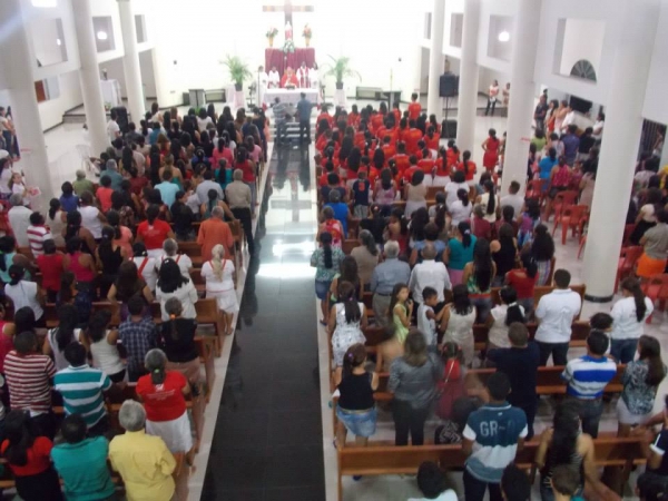 Celebração da Crisma para em Capitão de Campos. - Imagem 12