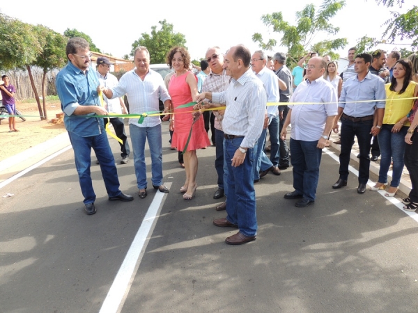 Governador Wilson Martins inaugura pavimentação asfaltica - Imagem 2