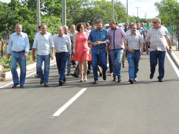 Governador Wilson Martins inaugura pavimentação asfaltica - Imagem 7