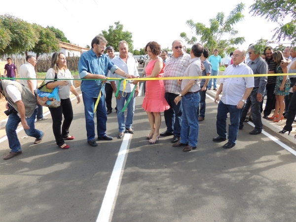 Governador Wilson Martins inaugura pavimentação asfaltica - Imagem 1