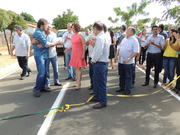 Governador Wilson Martins inaugura pavimentação asfaltica - Imagem 4