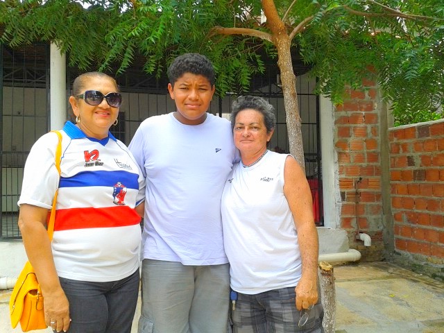 Neta Alencar comemora aniversário ao lado de amigos e familiares