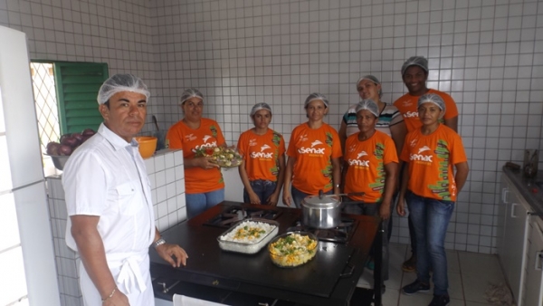 Aulas Praticas curso de Aux. de Cozinha(PRONATEC) - Imagem 1