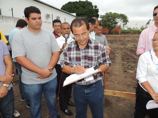 Assinado ordem de serviço para a construção do prédio do CREAS - Imagem 1