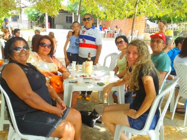 Neta Alencar comemora aniversário ao lado de amigos e familiares - Imagem 10