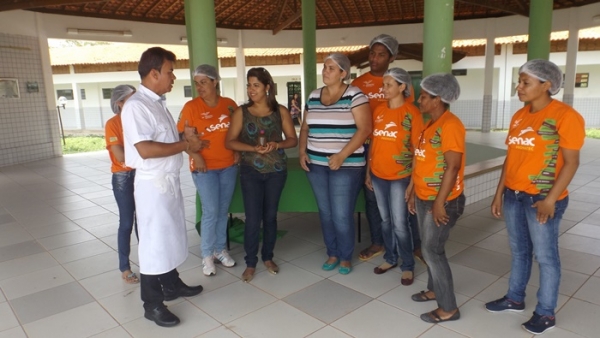 Aulas Praticas curso de Aux. de Cozinha(PRONATEC) - Imagem 4