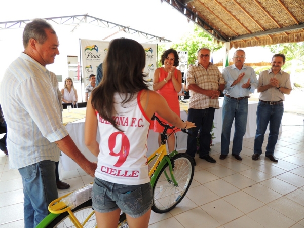 Governador Wilson Martins inaugura pavimentação asfaltica - Imagem 19