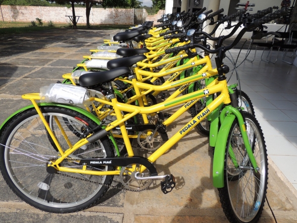 Governador Wilson Martins inaugura pavimentação asfaltica - Imagem 16