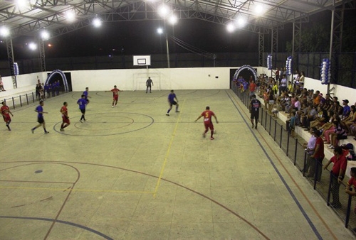 Prefeito Kleber inaugura ginásio poliesportivo do bairro Belo Norte - Imagem 7