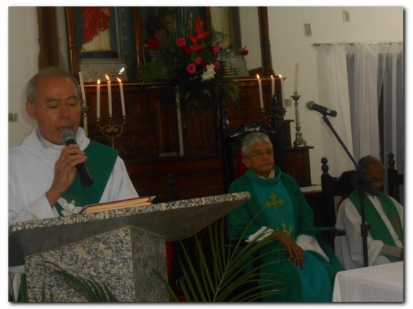 Inhuma recebe com alegria o Padre Damião  - Imagem 28