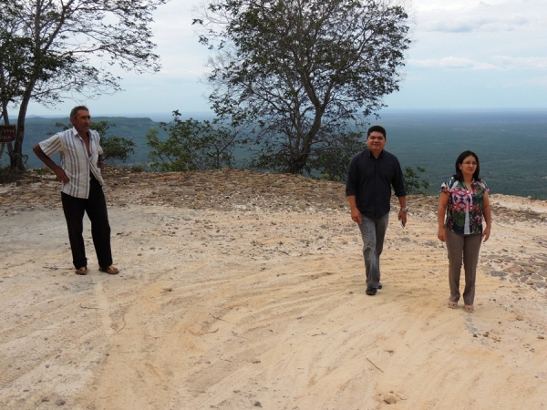 Serviço de recuperação da ladeira do Caranguejo recebe visita da Prefeita Neuma Café - Imagem 2