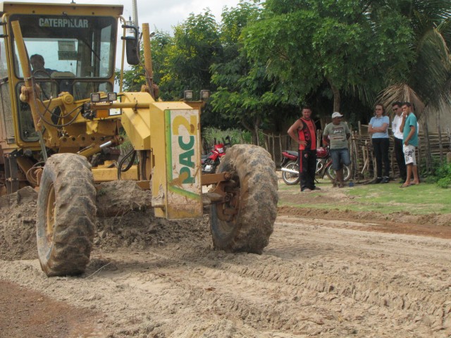 Estradas estão sendo recuperadas na localidade lembrança município de Miguel Alves 