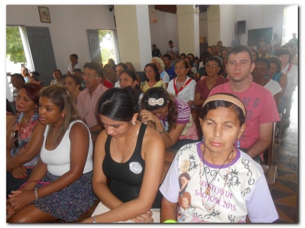 Inhuma recebe com alegria o Padre Damião  - Imagem 21