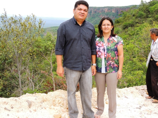 Serviço de recuperação da ladeira do Caranguejo recebe visita da Prefeita Neuma Café - Imagem 10