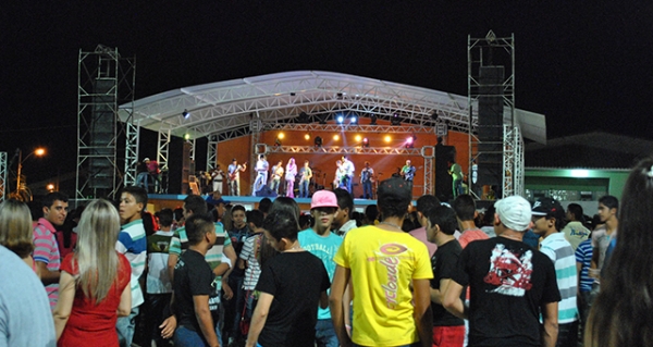 Prefeitura de Cocal realiza mega festa de réveillon na Nova Praça de Eventos - Imagem 2
