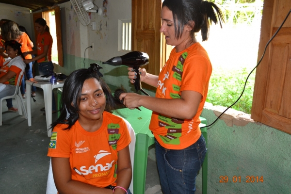 Pronatec em parceria com a Prefeitura oferece cursos de cabeleireiros  em Boa Hora - Imagem 22