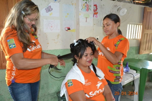 Pronatec em parceria com a Prefeitura oferece cursos de cabeleireiros  em Boa Hora - Imagem 15