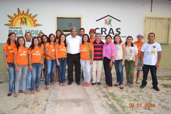 Pronatec em parceria com a Prefeitura oferece cursos de cabeleireiros  em Boa Hora - Imagem 1