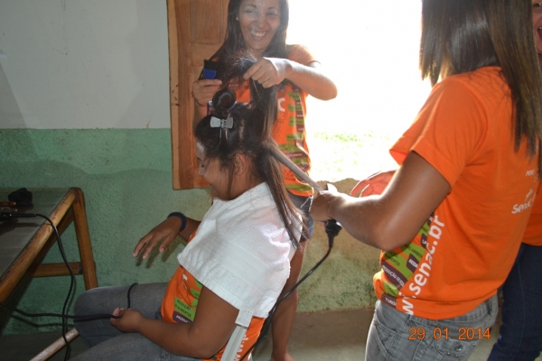 Pronatec em parceria com a Prefeitura oferece cursos de cabeleireiros  em Boa Hora - Imagem 17