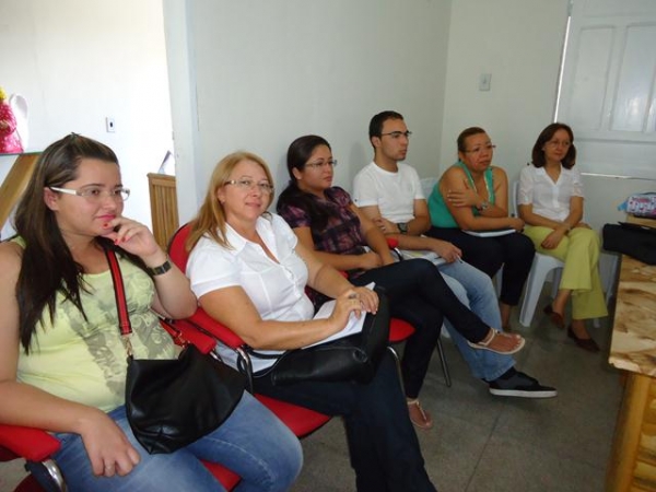 Reunião Na Assistência Social com Secretários para Debater sobre o Program Bolsa Família - Imagem 5