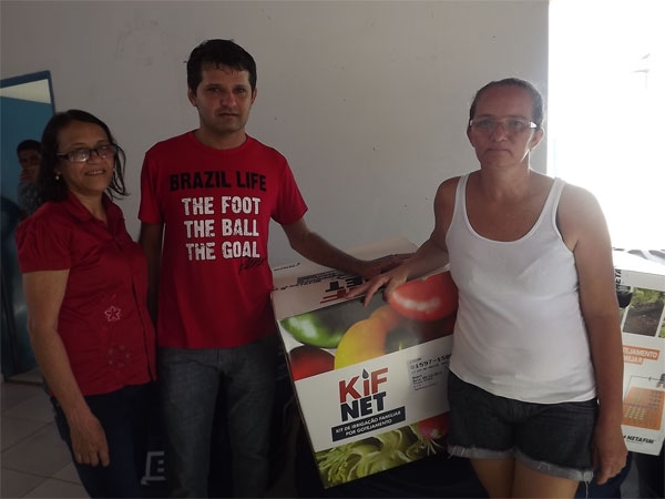 Prefeita Rita Sobrinho entrega Kits de irrigação para agricultores de Caxingó - Imagem 3