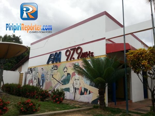 Justiça apreende equipamentos da Rádio Cidade e emissora fica fora do ar