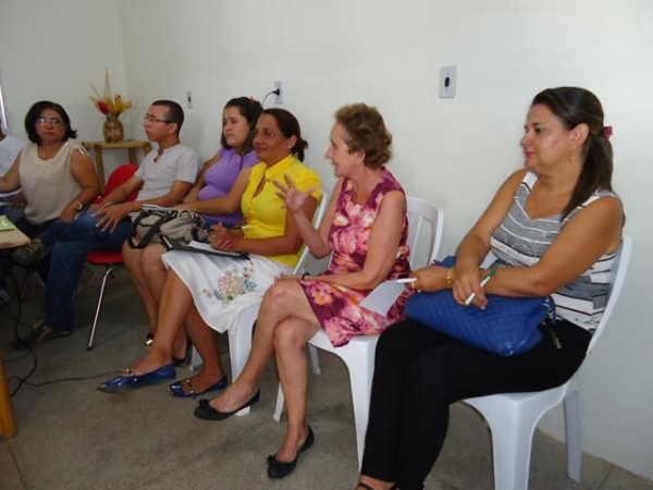 Reunião Na Assistência Social com Secretários para Debater sobre o Program Bolsa Família - Imagem 4