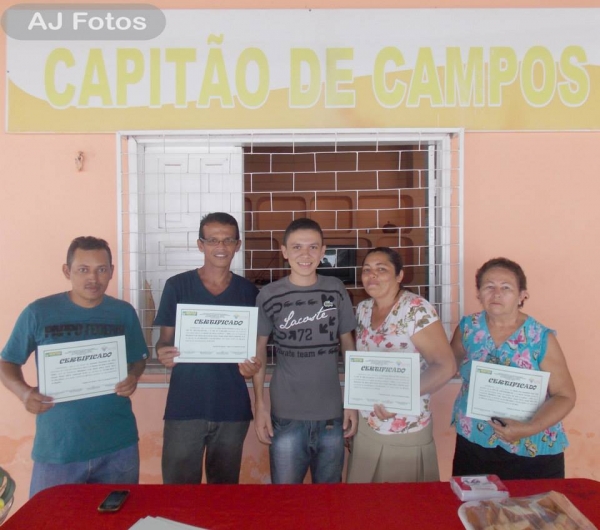 Entrega de certificados para alunos do CEAC. - Imagem 13