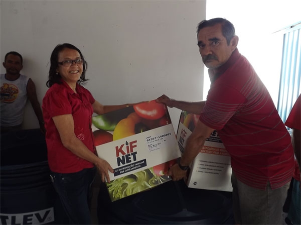 Prefeita Rita Sobrinho entrega Kits de irrigação para agricultores de Caxingó - Imagem 2