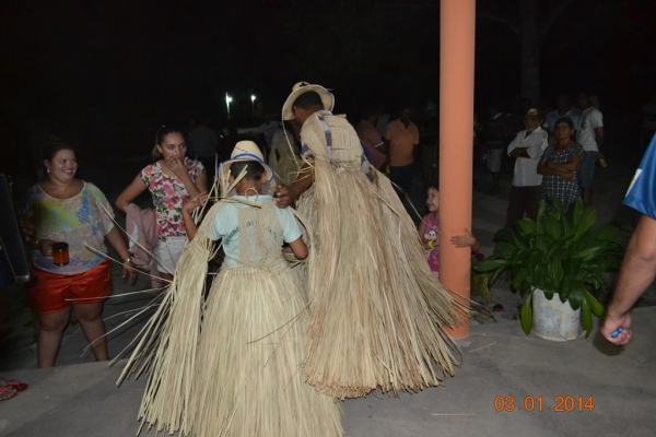 Grupo de Reisado do Boi Memória faz peregrinação no bairro Mato Seco. - Imagem 31