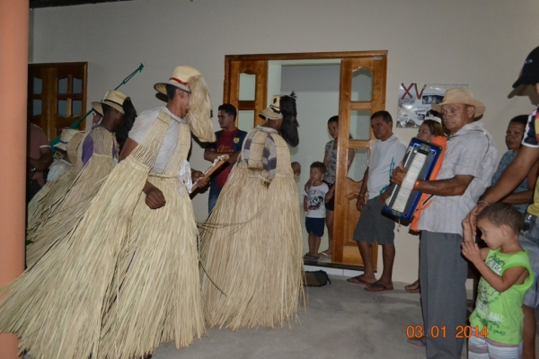 Grupo de Reisado do Boi Memória faz peregrinação no bairro Mato Seco. - Imagem 50