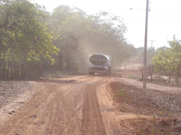 Abastecimento com carro pipa na zona rural de Capitão de Campos - Imagem 1