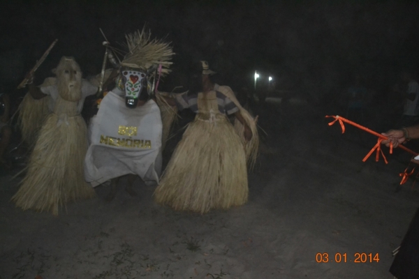 Grupo de Reisado do Boi Memória faz peregrinação no bairro Mato Seco. - Imagem 23
