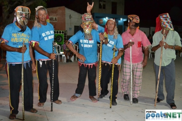 MASSAPÊ: Prefeitura promove festa dos Reis com apresentação cultural do Grupo de Reisado - Imagem 9