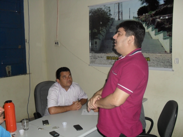 Prefeito dá aula de democracia - Imagem 1