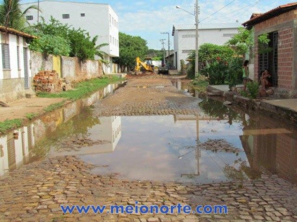 Prefeitura realiza recuperação da rua Leônidas Melo - Imagem 4