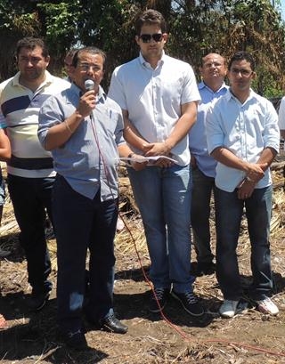 Iniciada a limpeza do terreno para construção de quadra poliesportiva no bairro Nova Brasília - Imagem 1
