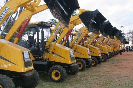 Município receberá Trator Pá Carregadeira