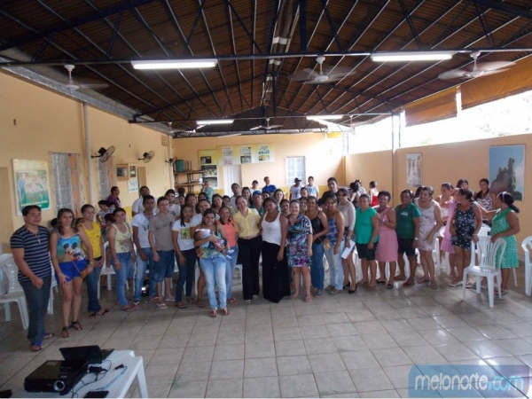   Secretária do Trabalho e Assistência Social realiza primeira reunião com Coordenadores e funcionários da Secretaria em 2014. - Imagem 8