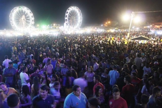 Show e momento de fé nos festejos de São Miguel Arcanjo  - Imagem 27