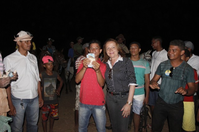 Show e momento de fé nos festejos de São Miguel Arcanjo  - Imagem 24